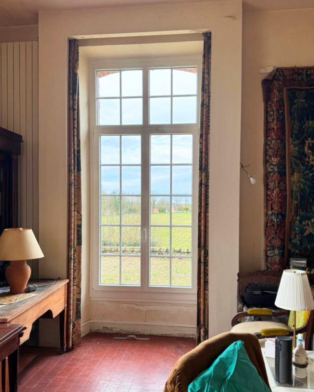 Menuiserie PVC Oknoplast Koncept posée en rénovation pour meilleure isolation thermique