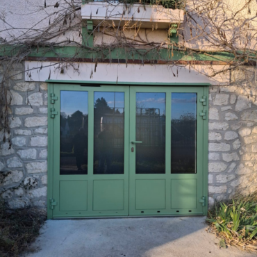 Menuiseries PVC Oknoplast vert RAL 6021 Montigny-sur-Loing rénovation façade maison ancienne