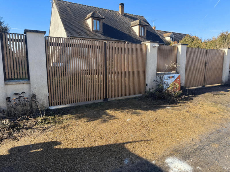 portail aluminium Kostum Ganit chêne irlandais Villiers sous Grez 77