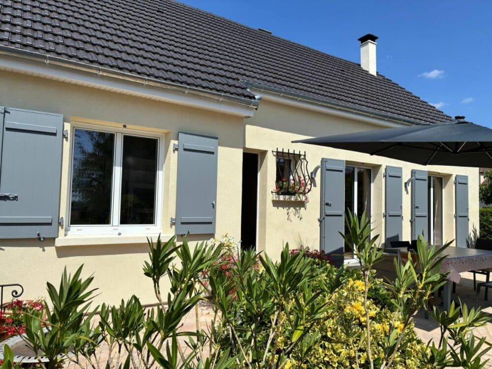 maison-renovee-volets-aluminium-isoles